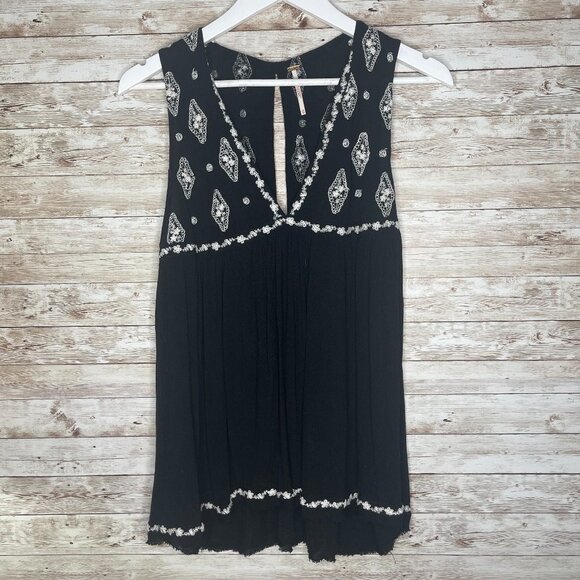 Free People XS Embroidered Boho Sleeveless Floral Blouse​​​ - Picture 2 of 13